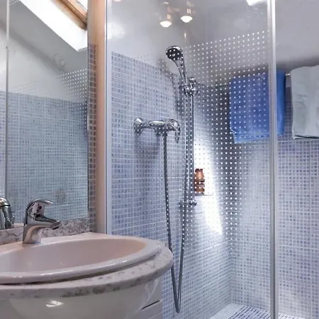 Des Toits En Ville Guest house 2*