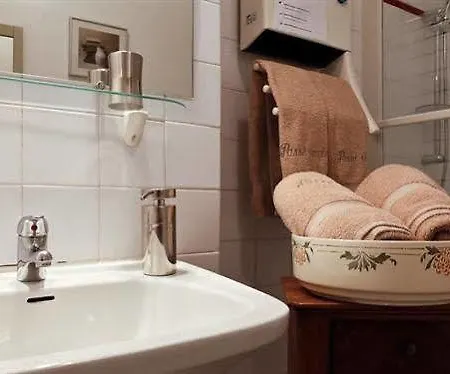 Des Toits En Ville Guest house